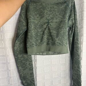 Women's Workout Adapt Camo Long Sleeve Seamless Crop Top Gym Sport Shirts